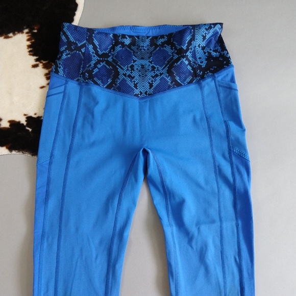 Lululemon All the Right Moves crops, size 8 - Picture 6 of 8